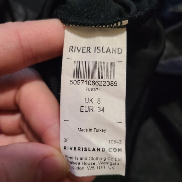 RIVER ISLAND Black Velvet Bodysuit 6 - Picture 9 of 15